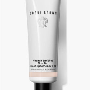 Bobbi Brown Vitamin Enriched Skin Tiny Broad Spectrum SPF 15 - FAIR 3